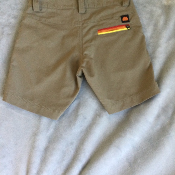 Boys SUNDEK light brown/tan shorts - Picture 2 of 8